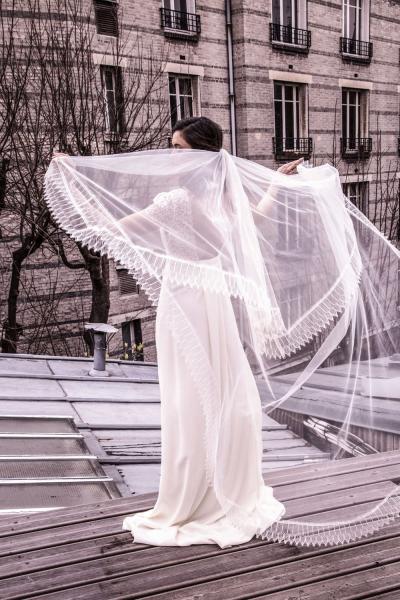 Long veil with lace